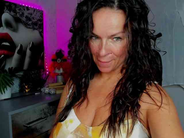 Model: HelenSHOW1