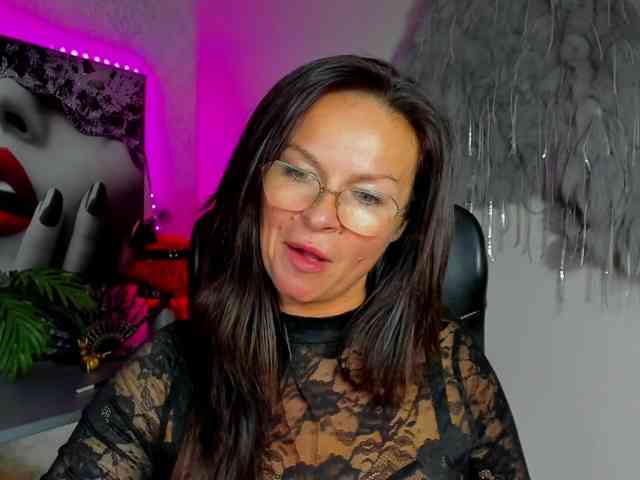 Model: HelenSHOW1