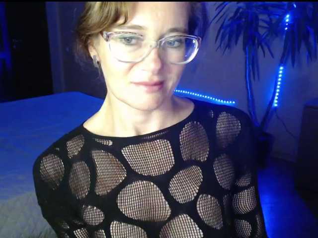 Viorica live cam on BongaCams