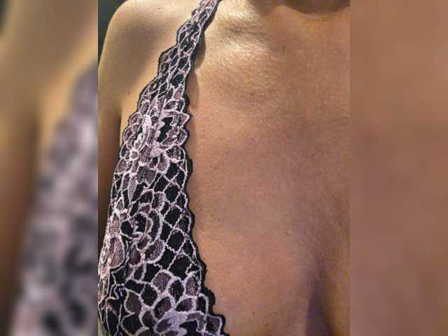 BaditaLuna live webcam show