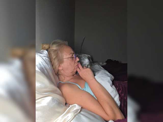 BaditaLuna live webcam show