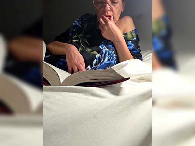 BaditaLuna's BongaCams show and profile