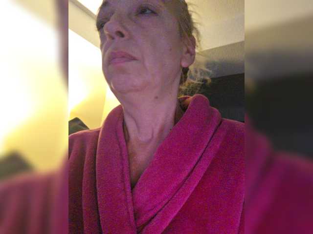 BaditaLuna live cam on BongaCams