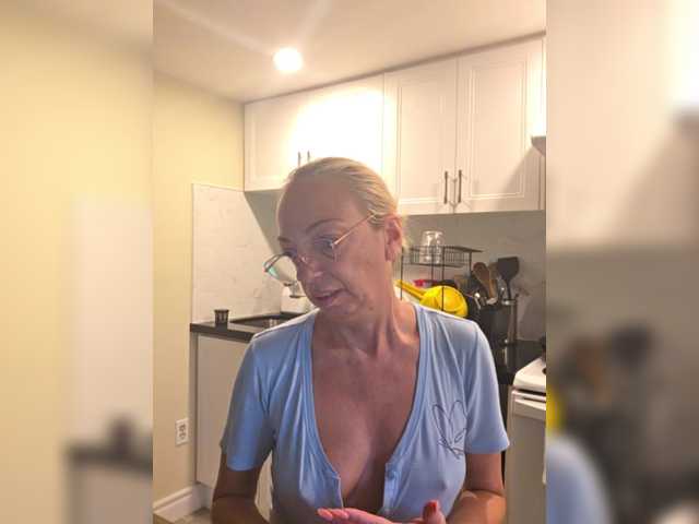 BaditaLuna live cam on BongaCams