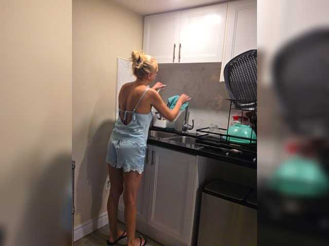 BaditaLuna live cam on BongaCams