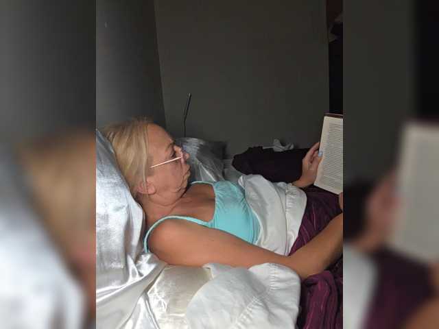 BaditaLuna live webcam show