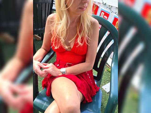 BaditaLuna live cam on BongaCams