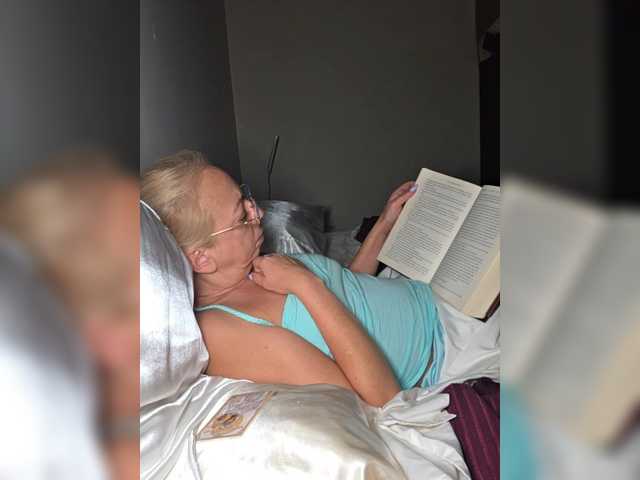 BaditaLuna live webcam show