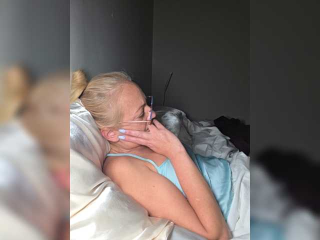 BaditaLuna live cam on BongaCams