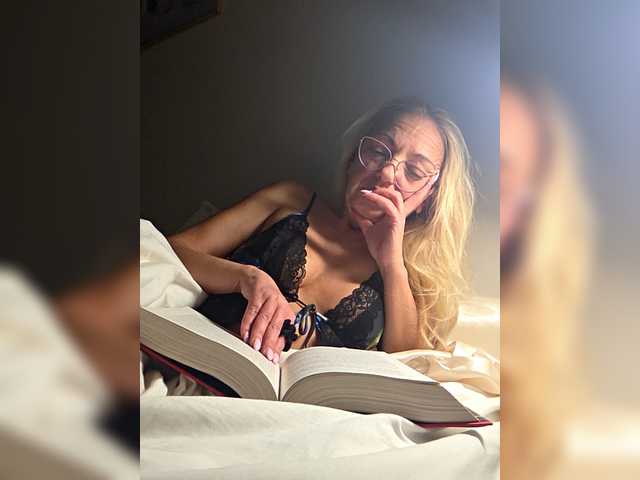 BaditaLuna's BongaCams show and profile