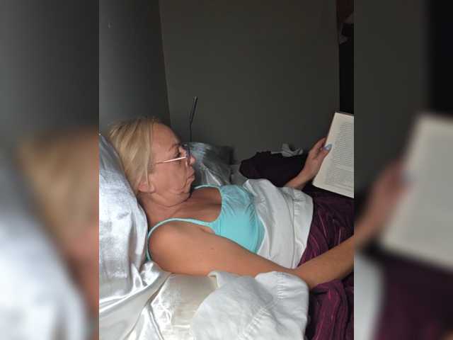BaditaLuna live cam on BongaCams