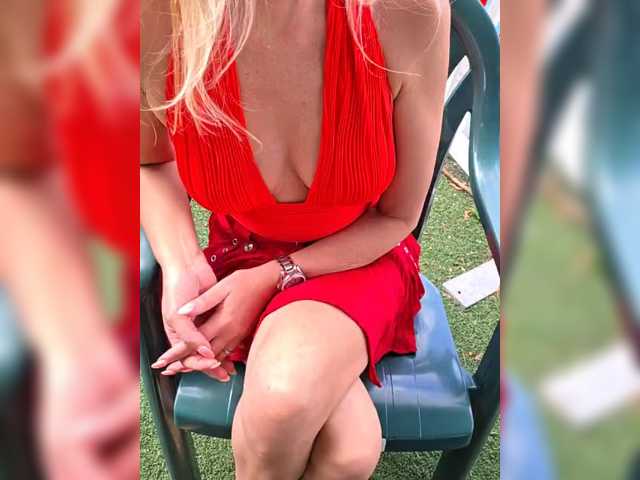 BaditaLuna live cam on BongaCams
