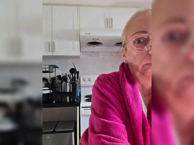 BaditaLuna live cam on BongaCams