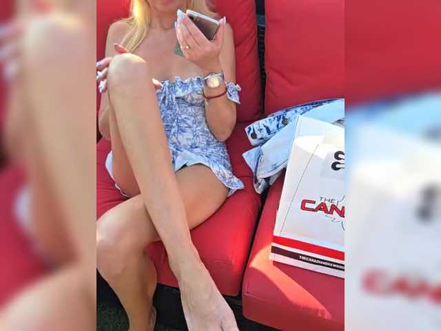 BaditaLuna live webcam show