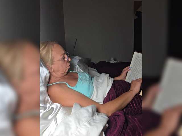 BaditaLuna live webcam show