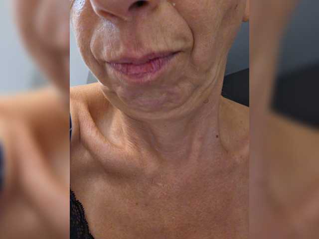 BaditaLuna live cam on BongaCams