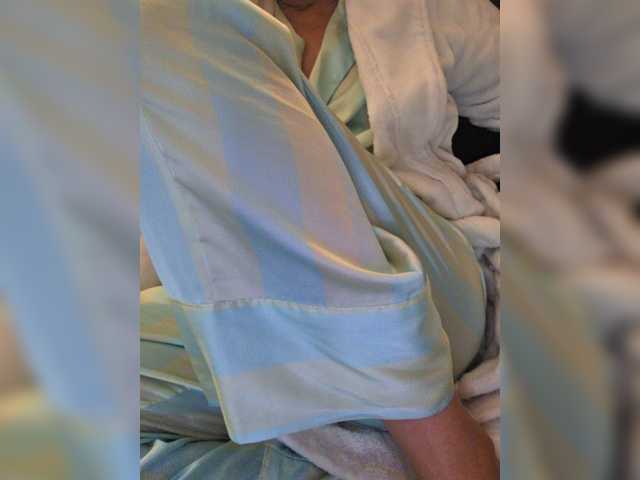 BaditaLuna live cam on BongaCams