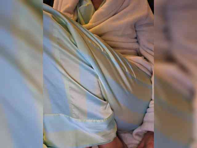 BaditaLuna live female cam on bongacams