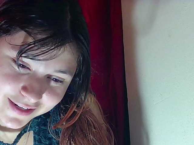 le modèle StarEli est en webcam porno dans un show sur le site bongacams, il possède les tags suivants: Latino/Hispanic,Brunette,Trimmed