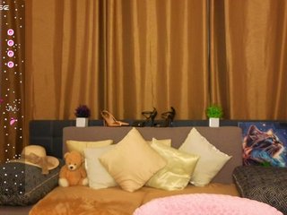 AliannaSoloKisses Porn Show
