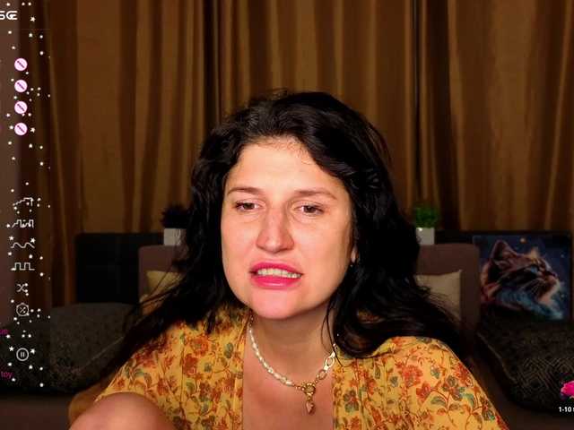AliannaSoloKisses live cam on BongaCams