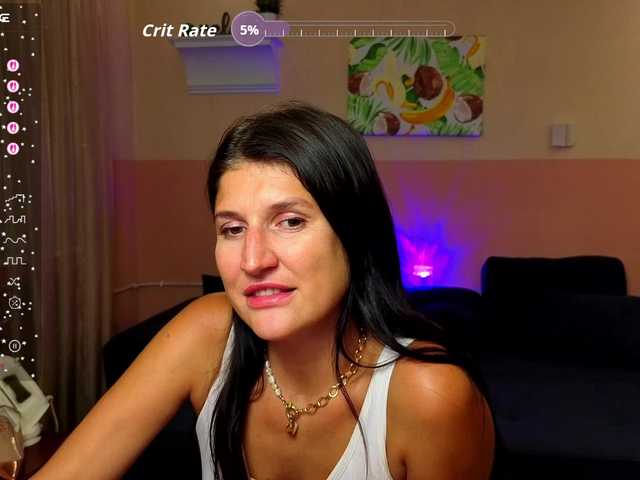 AliannaSoloKisses live cam on BongaCams