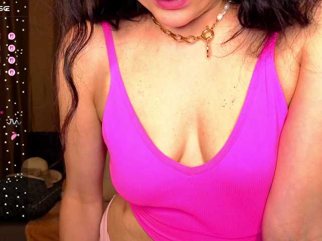 AliannaSoloKisses live cam on BongaCams