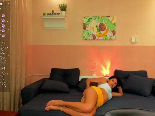 AliannaSoloKisses live cam on BongaCams