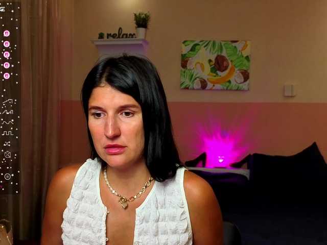 AliannaSoloKisses live webcam show