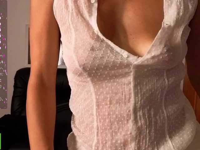 AliannaSoloKisses live cam on BongaCams
