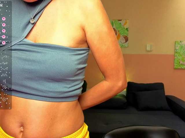 AliannaSoloKisses live cam on BongaCams