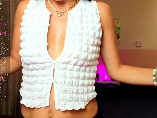 AliannaSoloKisses live webcam show