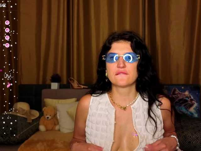 AliannaSoloKisses live cam on BongaCams