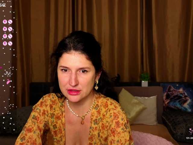 AliannaSoloKisses live cam on BongaCams