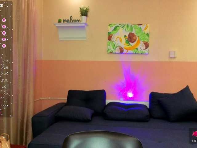 AliannaSoloKisses live webcam show