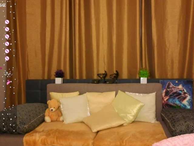 AliannaSoloKisses live cam on BongaCams