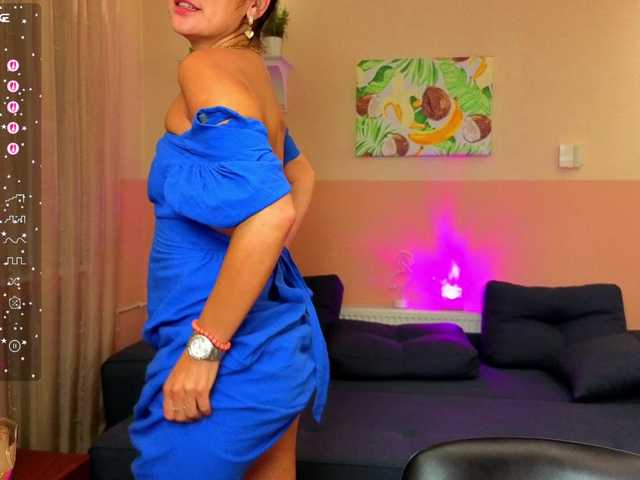 AliannaSoloKisses live cam on BongaCams