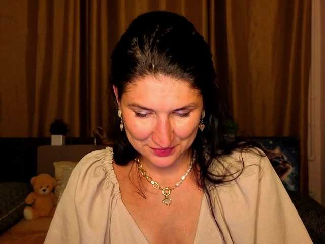 AliannaSoloKisses live cam on BongaCams
