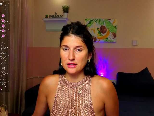 AliannaSoloKisses live webcam show