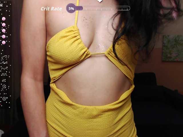 le modèle AliannaSoloKisses est en webcam porno dans un show sur le site bongacams, il possède les tags suivants: White/Caucasian,Brunette,Shaved
