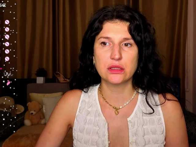 AliannaSoloKisses live cam