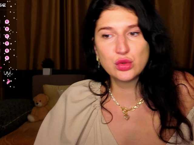 AliannaSoloKisses webcam