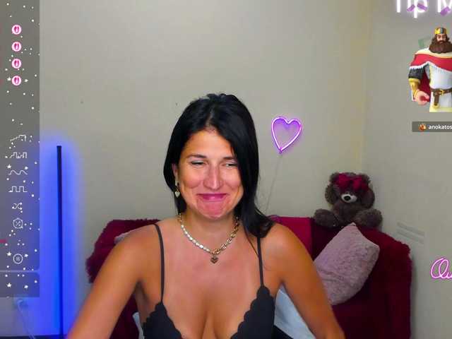 AliannaSoloKisses live cam on BongaCams