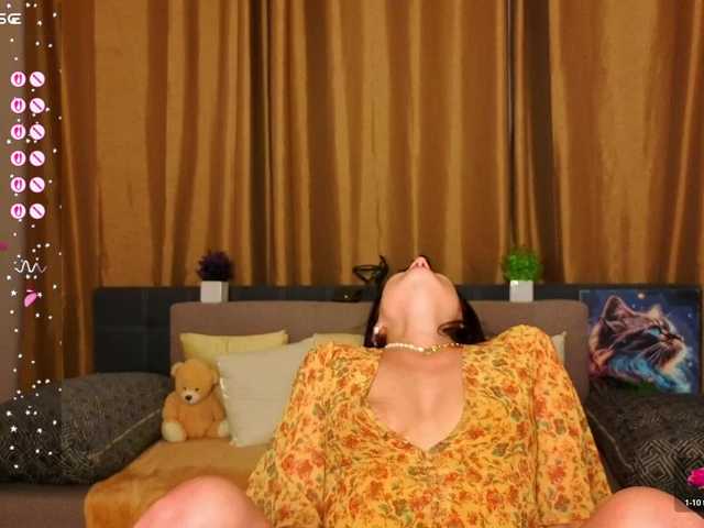 AliannaSoloKisses live cam on BongaCams