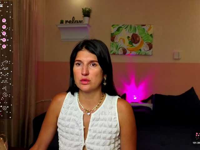AliannaSoloKisses live webcam show