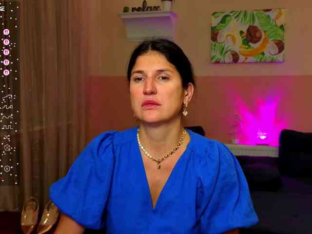 AliannaSoloKisses webcam