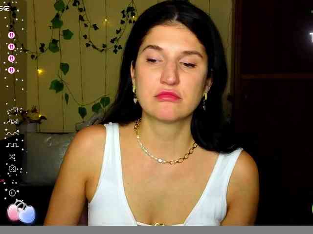 AliannaSoloKisses webcam