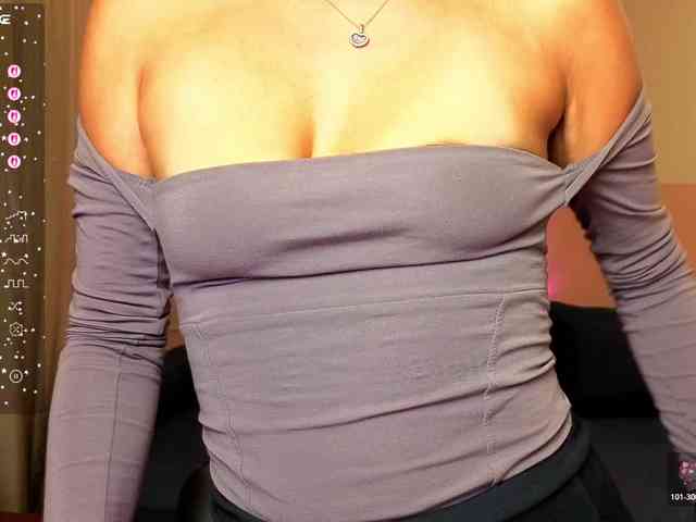 AliannaSoloKisses webcam