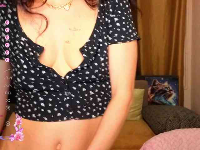 AliannaSoloKisses webcam