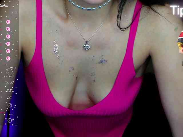 AliannaSoloKisses webcam